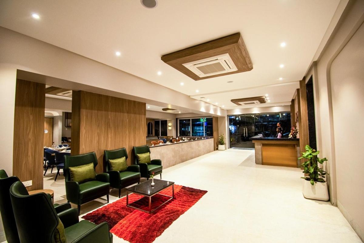 Meritas Aura Resort Lonavala Dış mekan fotoğraf