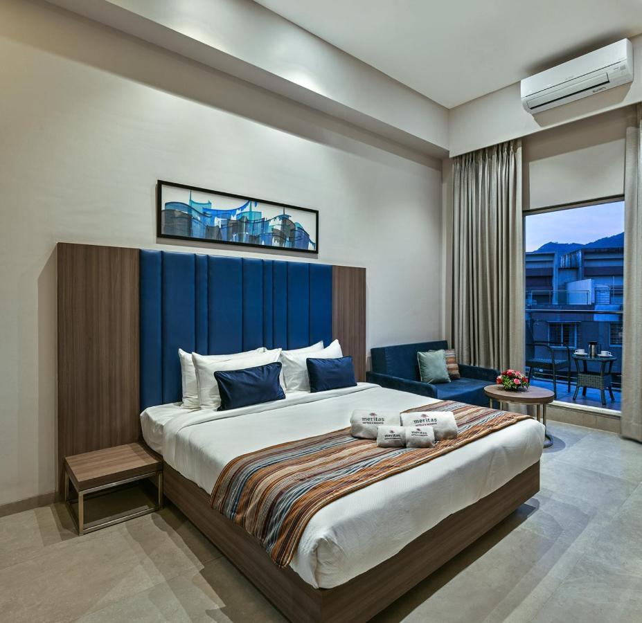 Meritas Aura Resort Lonavala Dış mekan fotoğraf