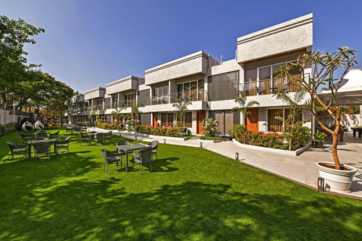 Meritas Aura Resort Lonavala Dış mekan fotoğraf